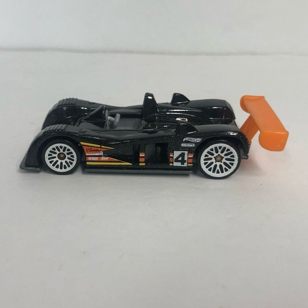2000 hot wheels cadillac lmp world racers as is front bottom piece broke vintage